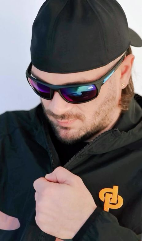 JuL lance un concours express pour la cover de son prochain album ...