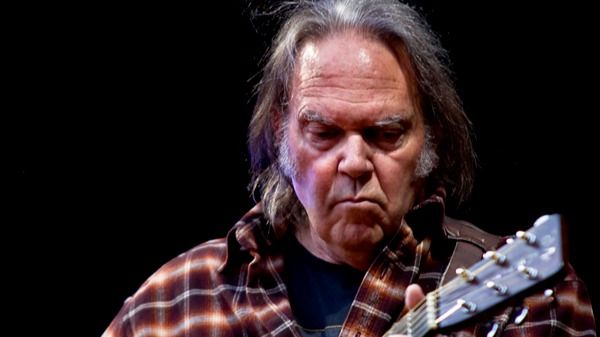 Neil Young annule sa tournée européenne et ses dates françaises - OUI FM