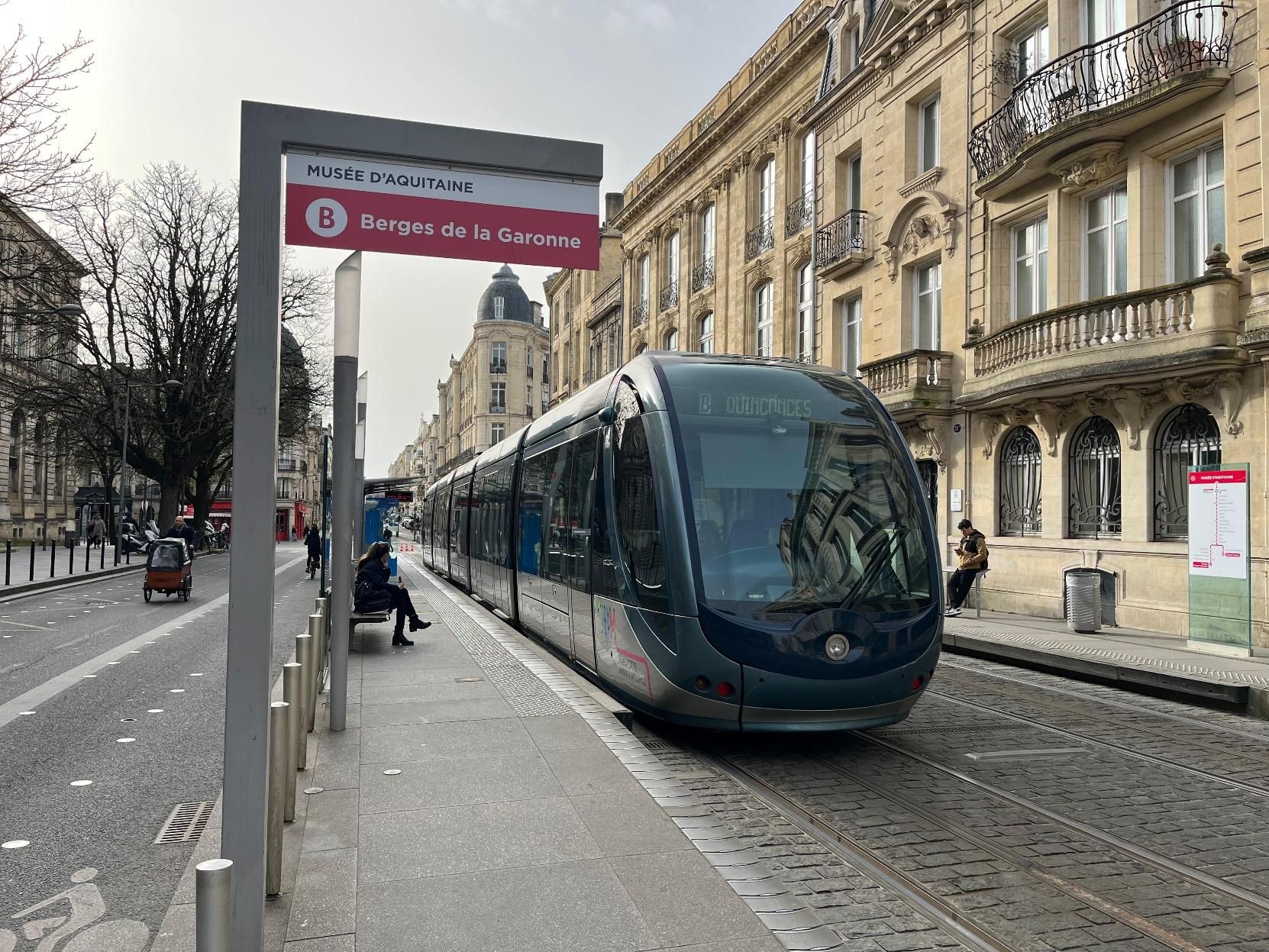 bordeaux-toutes-les-lignes-de-tram-du-r-seau-tbm-l-arr-t-ce-jeudi