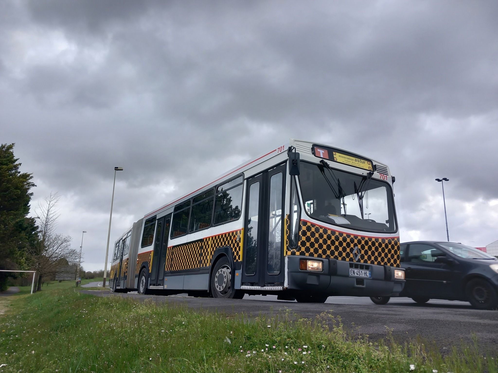 Actus - Champagne FM - Retour dans le passé à bord du bus 701.