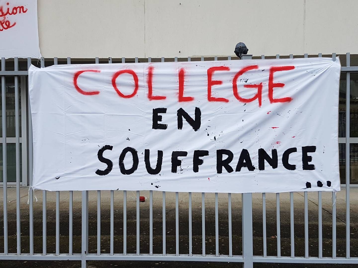 Actus - Champagne FM - Opération collège mort dans un établissement ...