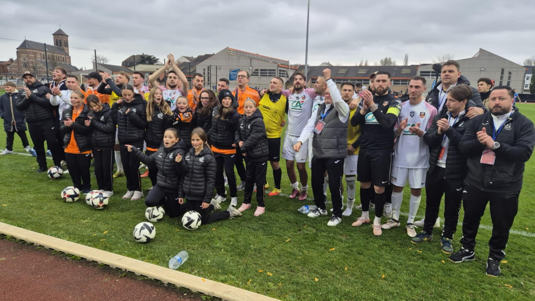 Foot : Cappelle-la-Grande, notre petit poucet, sort la tête haute