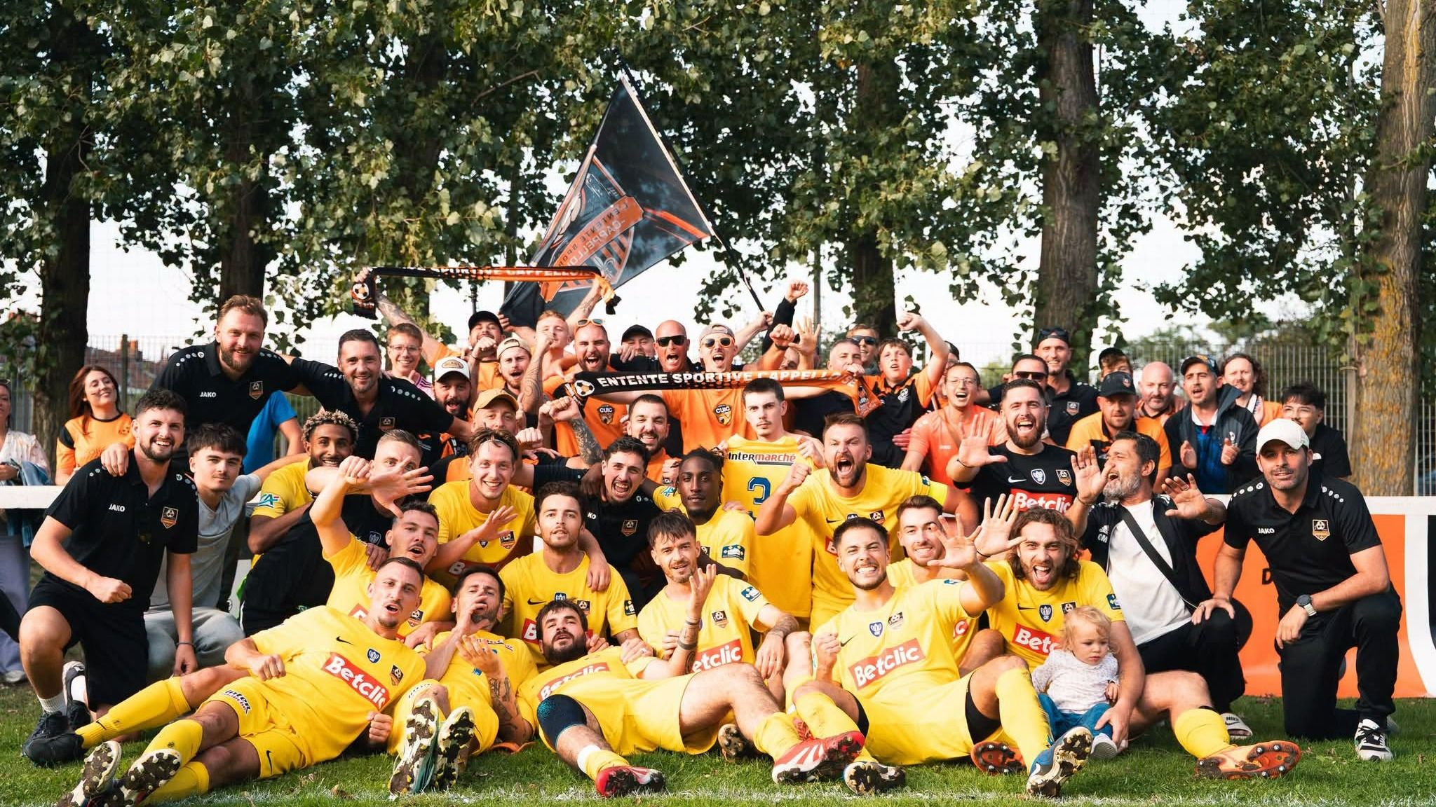 Foot, Cappelle-la-Grande : Antoine Alvarez, formation de Président...