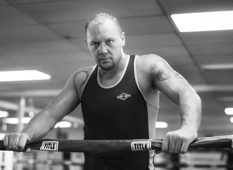 Un champion de boxe ouvre un bar à Caen
