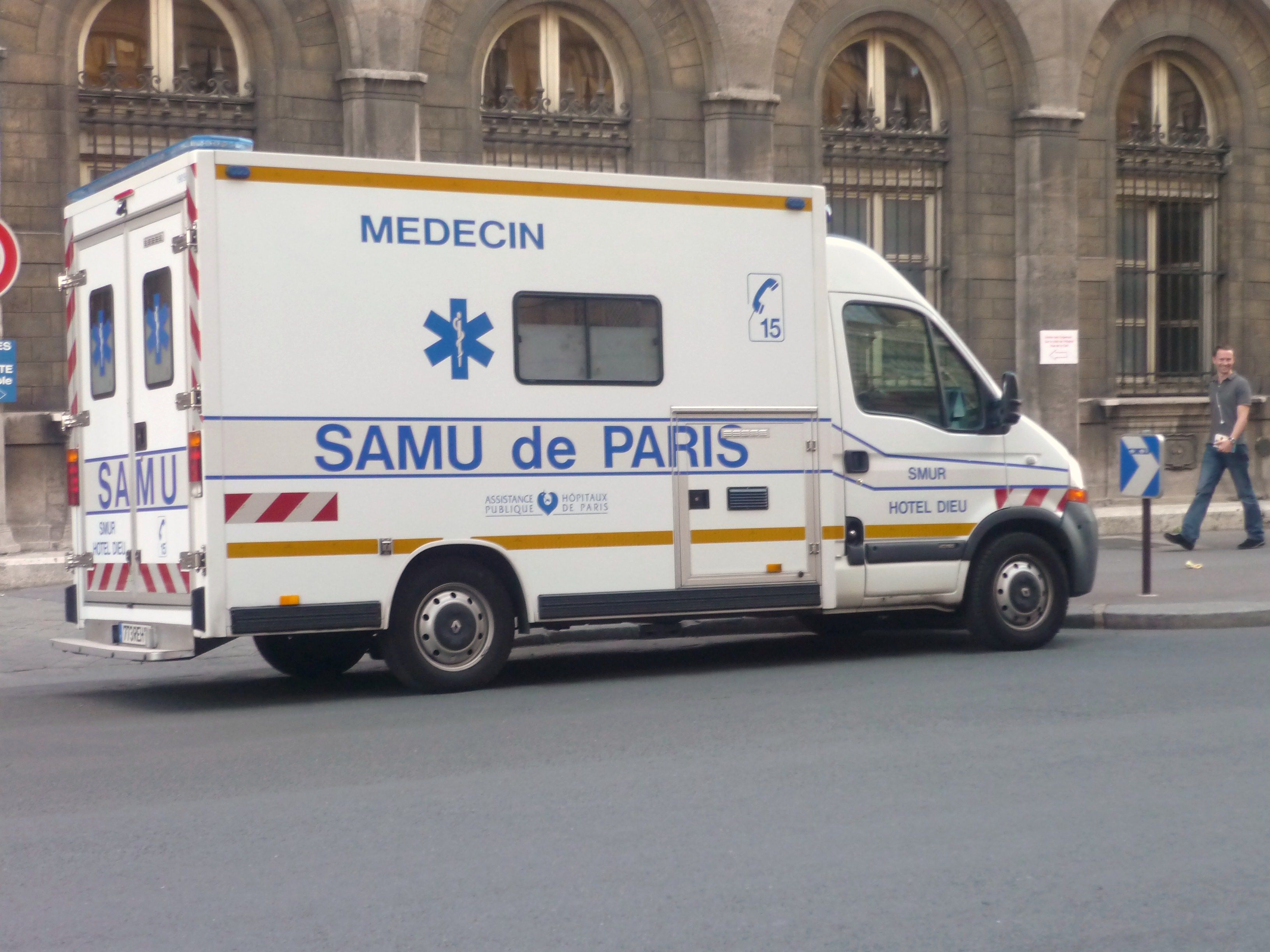 Une nouvelle formation à Paris pour les écoutants du Samu - VOLTAGE