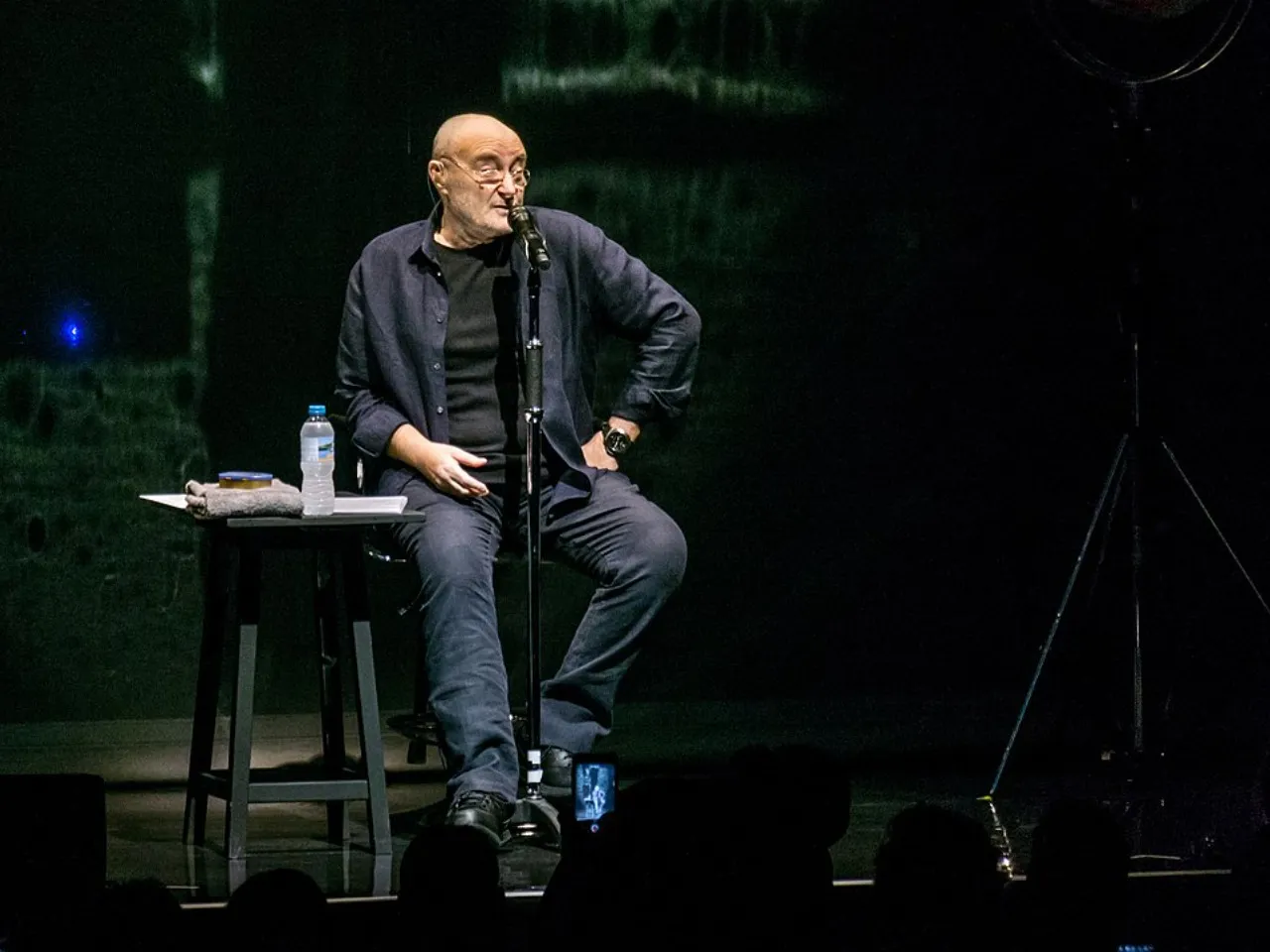 "Peut-être que la vie me revient" : Phil Collins brise le silence...