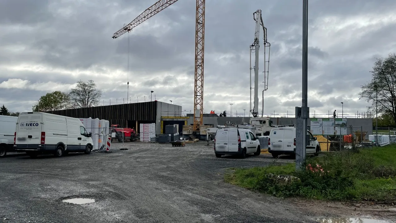 Le complexe de la chambrerie actuellement en travaux.
