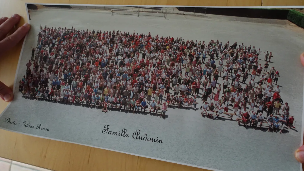 Cousinade de la famille Audouin 20 ans auparavant - Photo : Gildas Renou