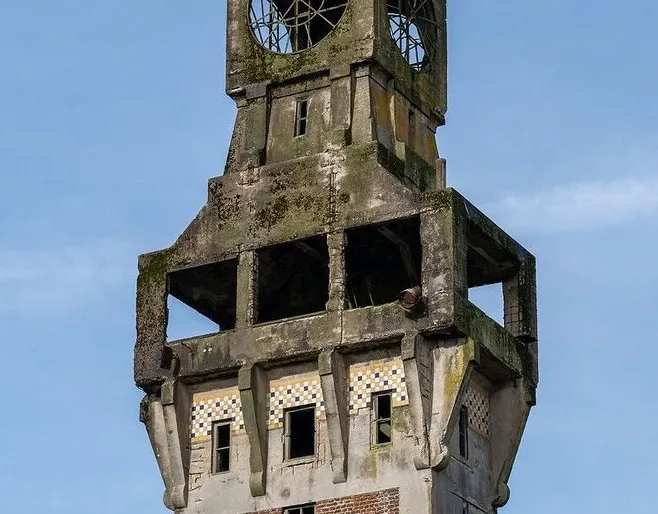 La tour florentine 4.jpg (115 KB)