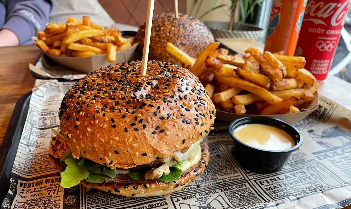 Burger 2.jpg (413 KB)