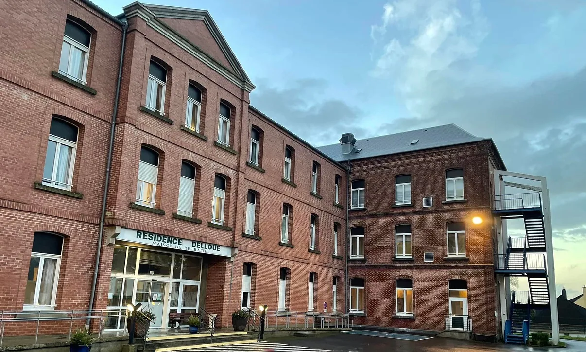 Delloue 3.jpg (387 KB)