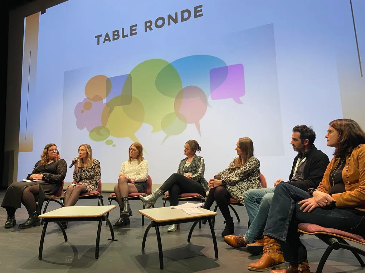 Pratiques num&eacute;riques 2.jpg (105 KB)