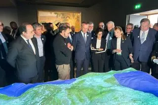François Hollande et Rachida Dati, au cours de la visite de la Cité de l'Accordéon et des Patrimoines de Tulle.