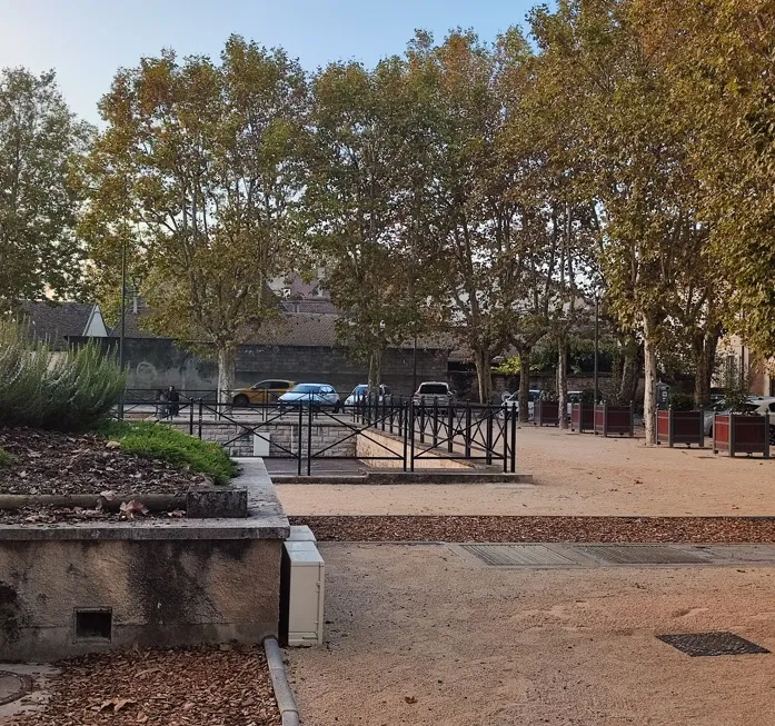 On peut maintenant déambuler en toute sécurité place Madeleine