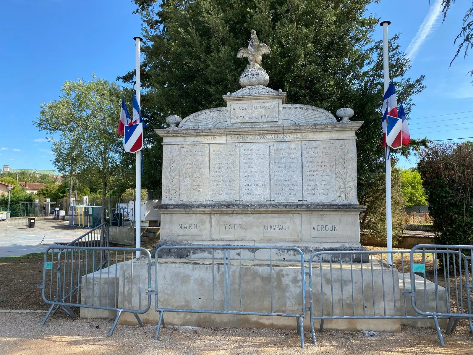 Le monument aux morts doit &ecirc;tre d&eacute;plac&eacute;