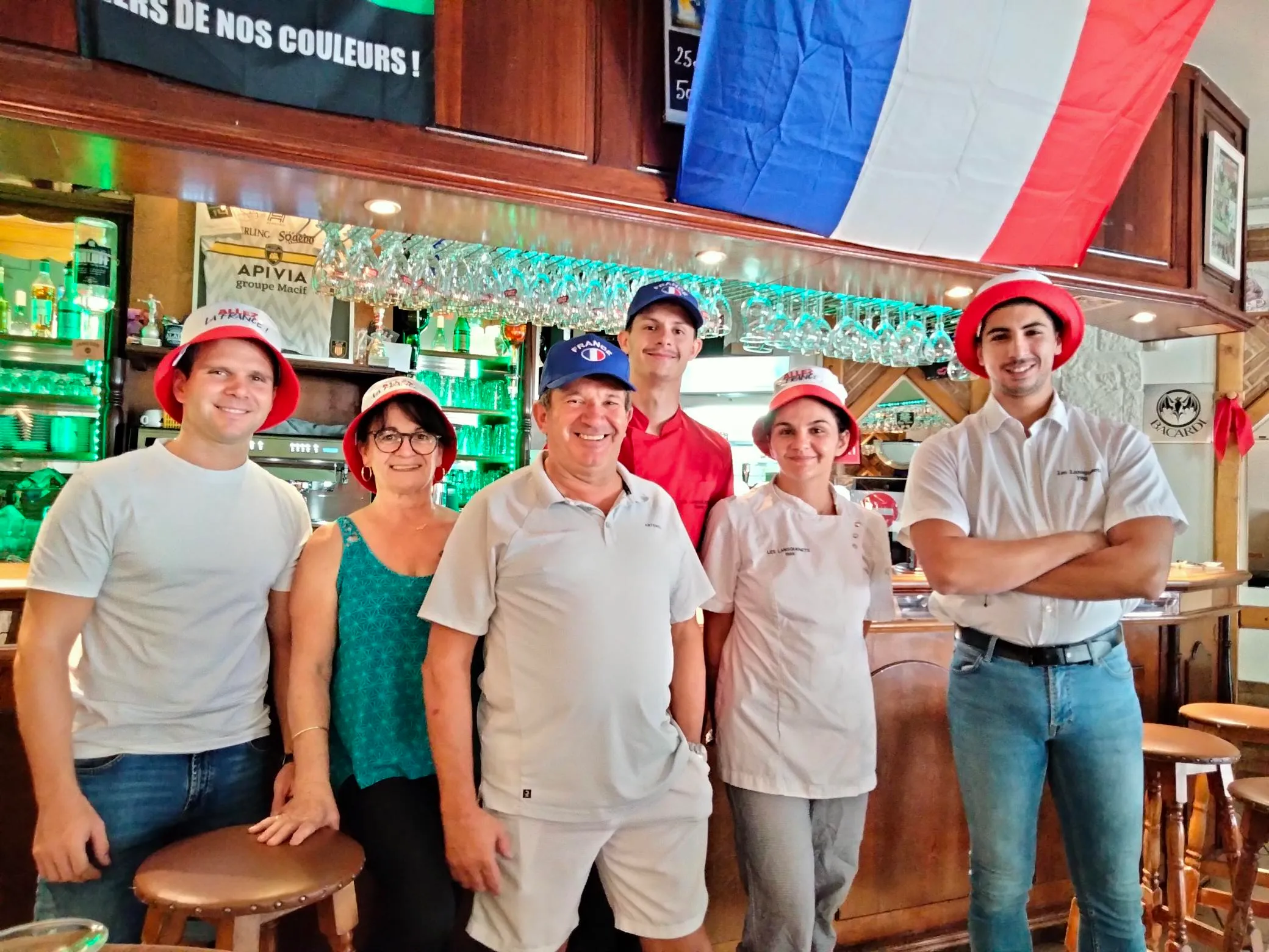 Alain Chalain et son équipe aux Lansquenets