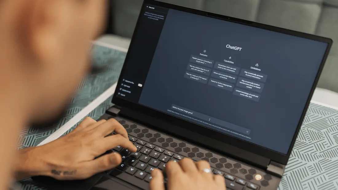 Un belge se suicide après avec conversé avec un robot conversationnel 