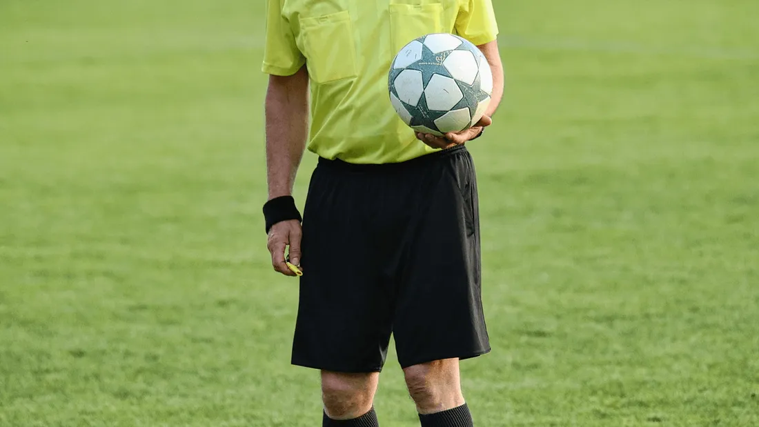 Pour la première fois de l’histoire de la Ligue 1, l’arbitre portera une caméra lors du match.
