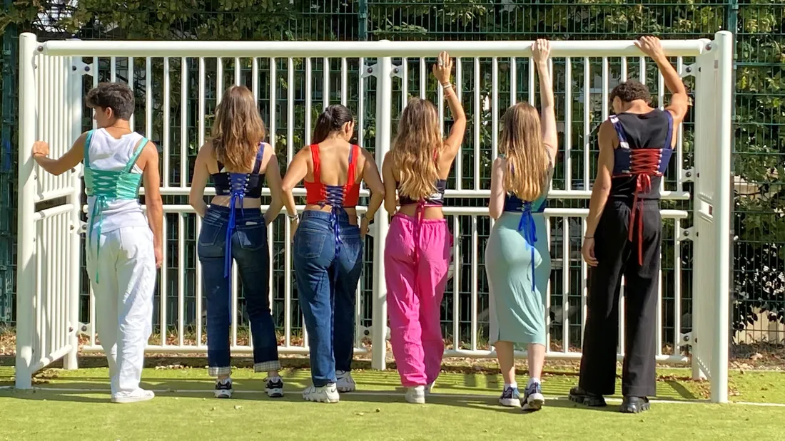 Les corsets sont aussi à destination des hommes.