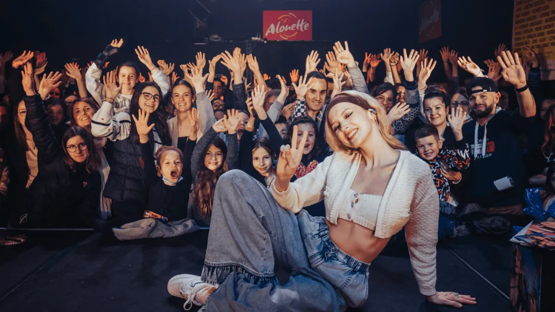 Angèle - Emission spéciale et Live Alouette - La Rochelle