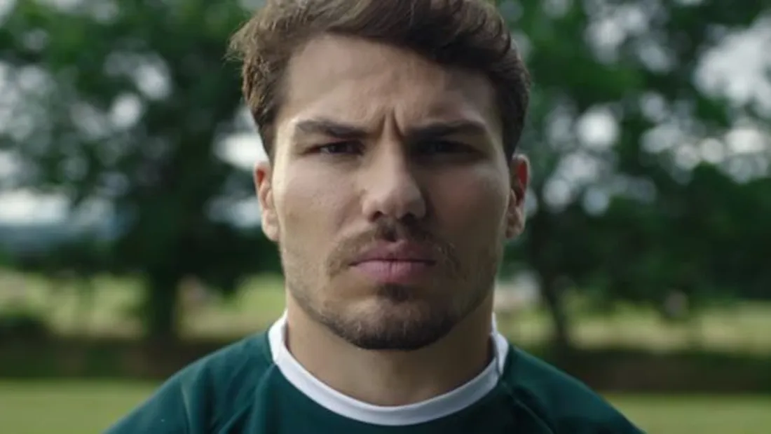 Antoine Dupont rejoue la mythique publicité de Volvic