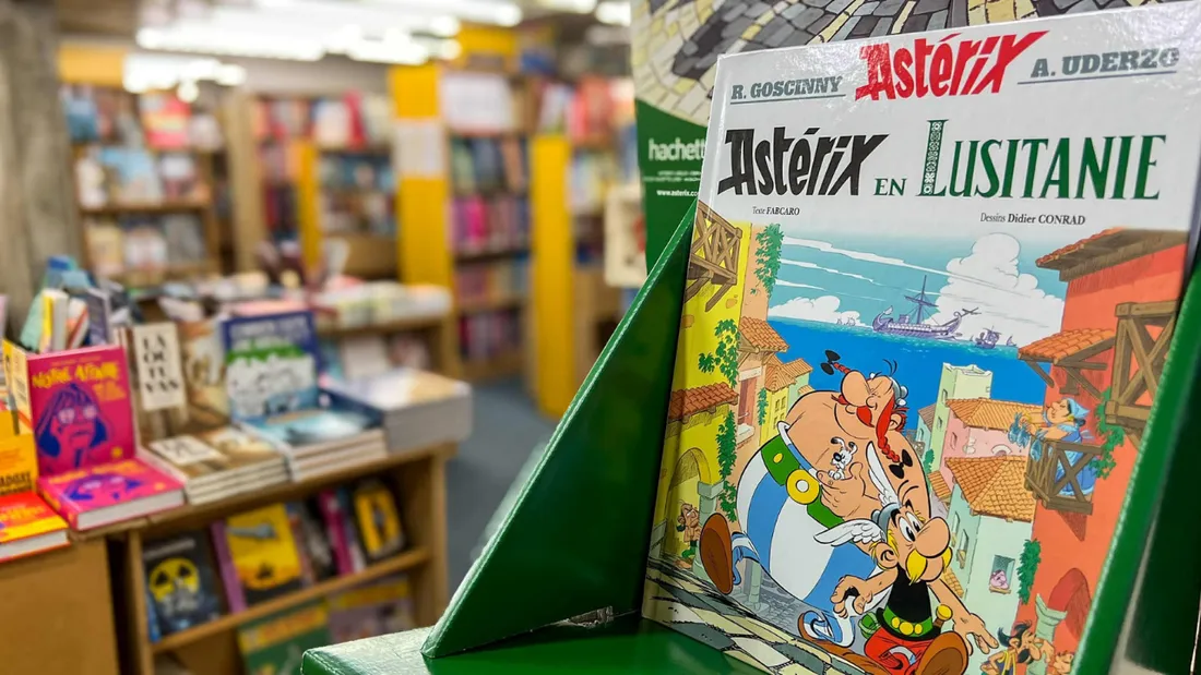 Le nouvel album d'Astérix dans la maison de la presse des Herbiers