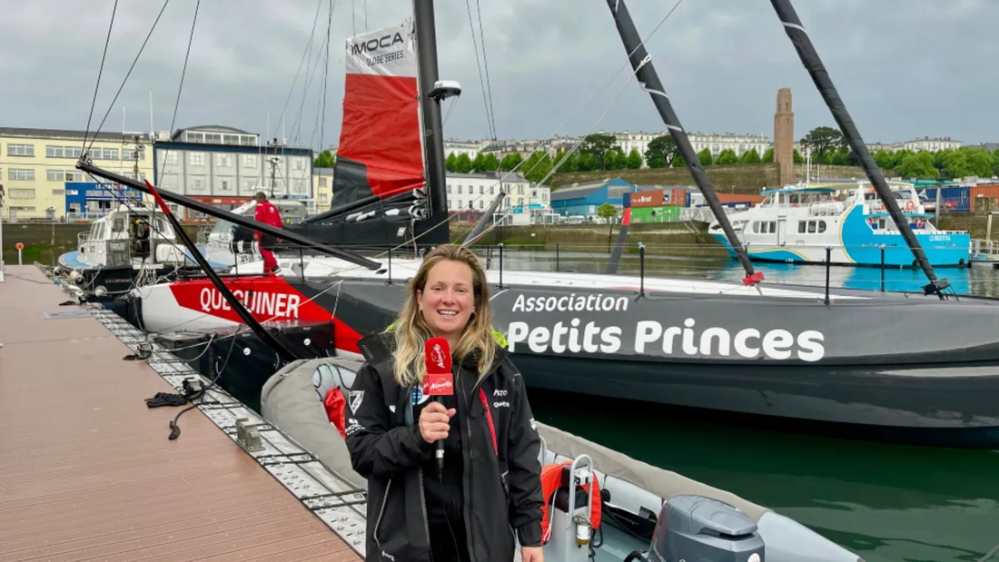 Elodie Bonafous en juin 2025 dans le port de Brest, après avoir baptisé son IMOCA.