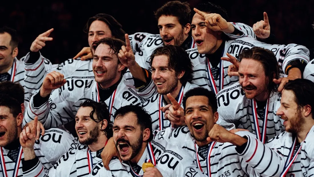 Les Ducs d'Angers après la victoire en finale de Coupe de France