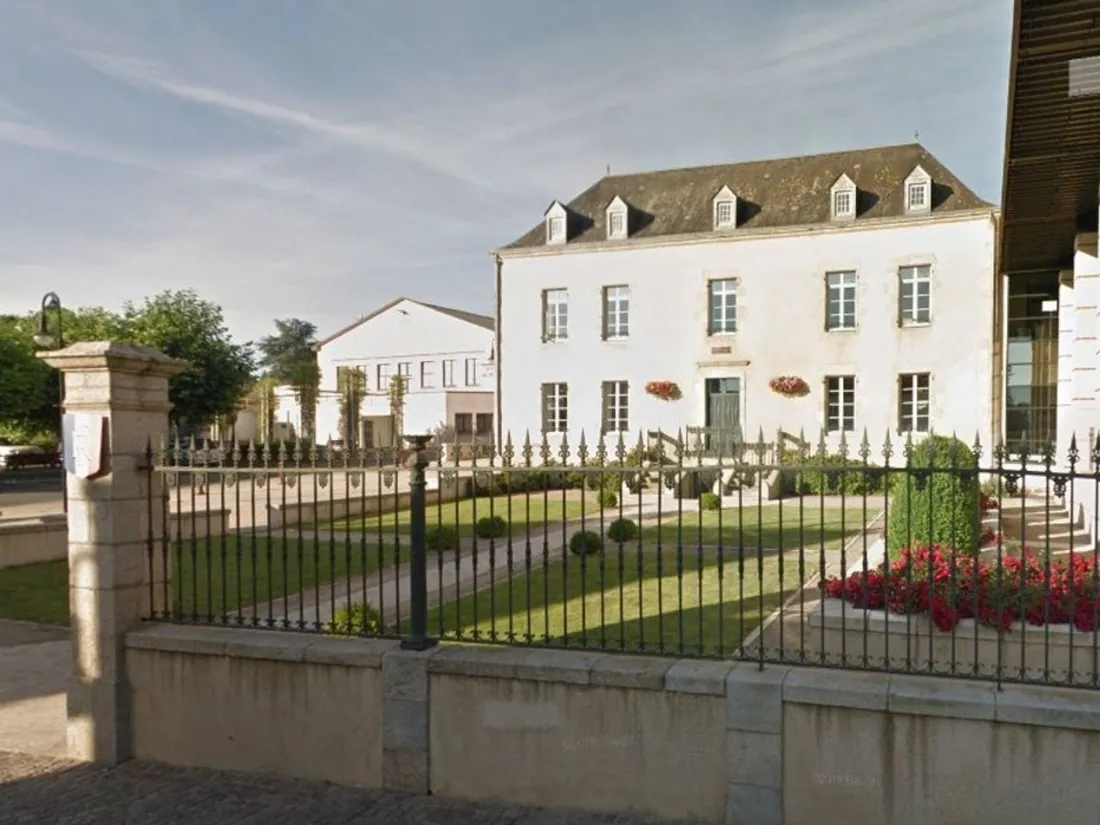 Mairie des Essarts-en-Bocage