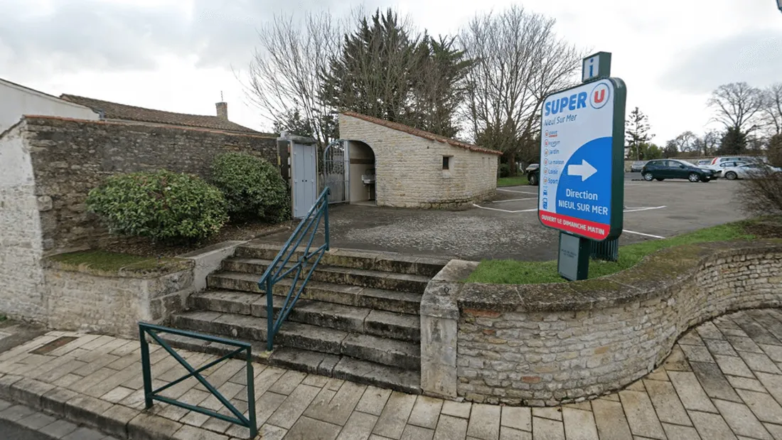 La place du village de Saint-Xandre