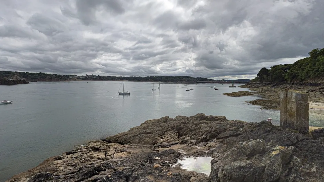 Bretagne : un rugbyman de l’équipe militaire britannique retrouvé mort à Dinard