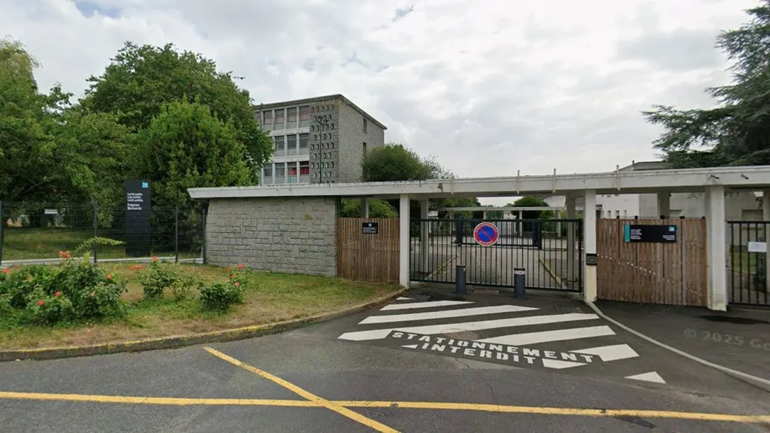 Devant le lycée Fulgence Bienvenuë, un élève avait été passé à tabac en septembre. 