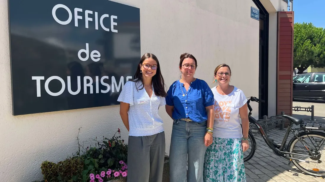 Magalie Bironneau et ses collègues à l'office de tourisme de Jard-sur-mer