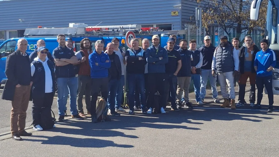 La cohorte de techniciens Enédis Limousin sur le départ pour la Réunion