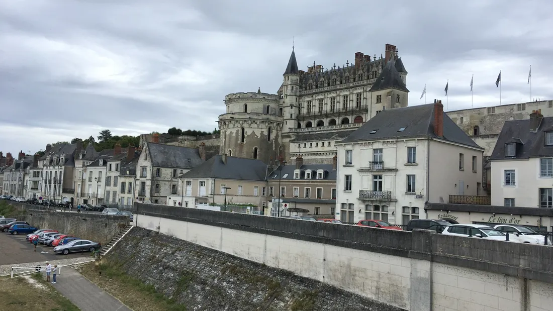 Une partie du château d'Amboise risque de s'effondrer sur des logements