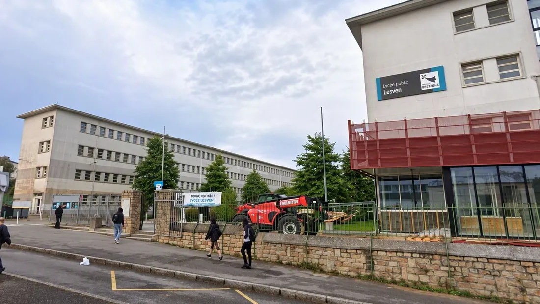 Des violences ont eu lieu aux abords du lycée Lesven, à Brest. 