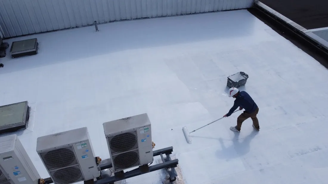 Enercool promet une réduction de température grâce à sa peinture blanche réfléchissante