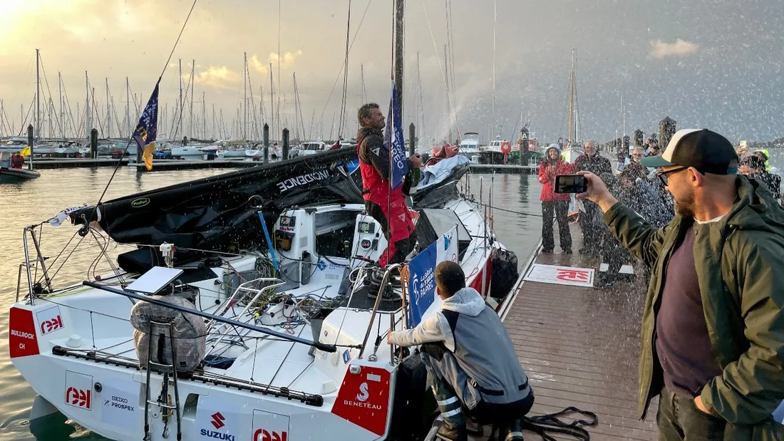 Alexis Loison a laissé éclater sa joie sur les pontons du port du Bloscon.