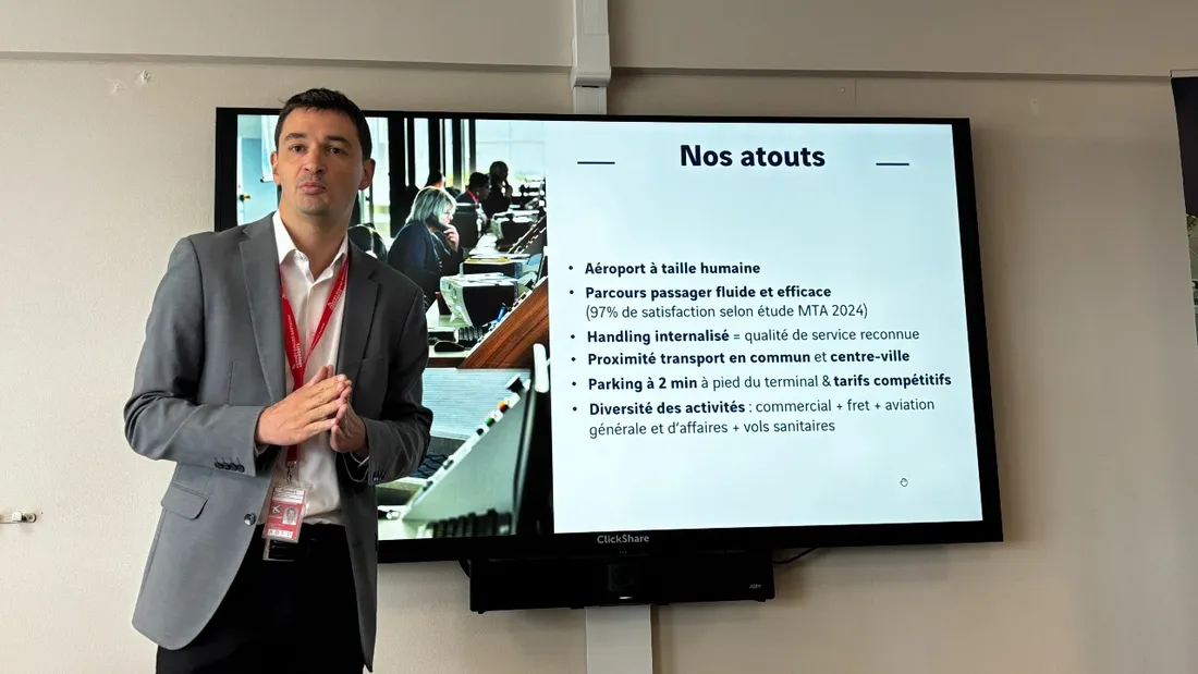 Yannick Bouiller, le directeur de l’aéroport rennais, présente les trois nouvelles lignes.