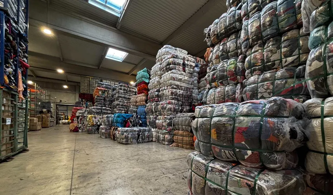 Le centre de tri le Relais d'Acigné est le deuxième plus grand de France. 