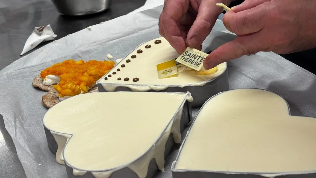 Le lycée hôtelier Sainte-Thérèse de la Guerche-de-Bretagne a confectionné un gâteau pour le pape. 