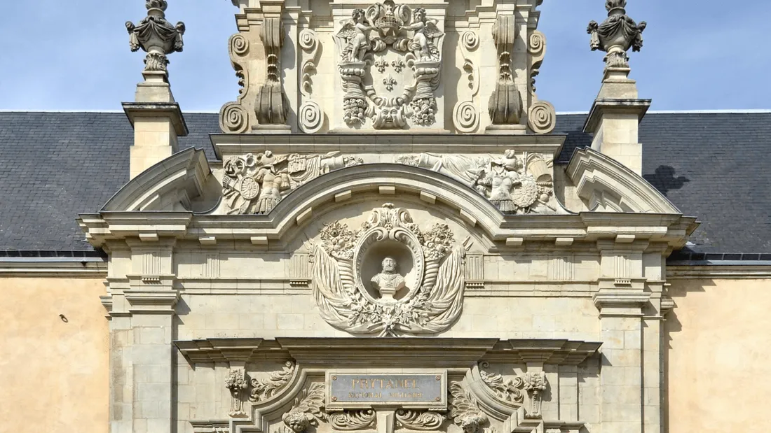 Quinze élèves du lycée militaire du Prytanée en garde à vue pour des violences et dégradations