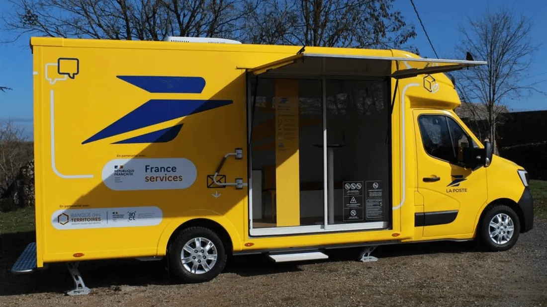 L'un des 5 camions de La Poste