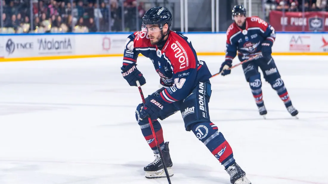 Le hockeyeur sur glace, Nicolas Ritz, se livre au micro d'Alouette.