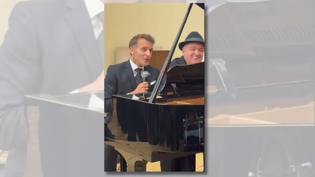 Emmanuel Macron chante "La Bohème" de Charles Aznavour