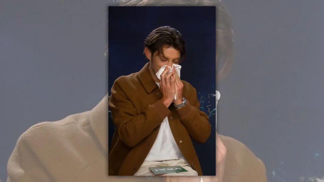 Un mouchoir utilisé par Pierre Niney en vente pour 100 000 euros sur Ebay