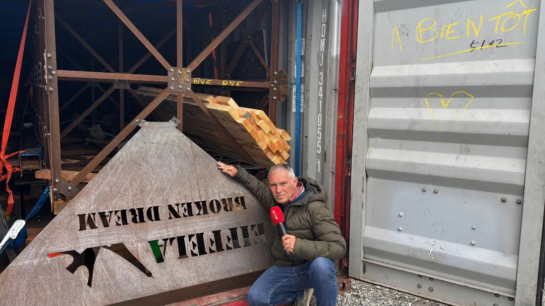 Philippe Maindron à Rochetrejoux, au moment du départ de son œuvre vers les États-Unis.