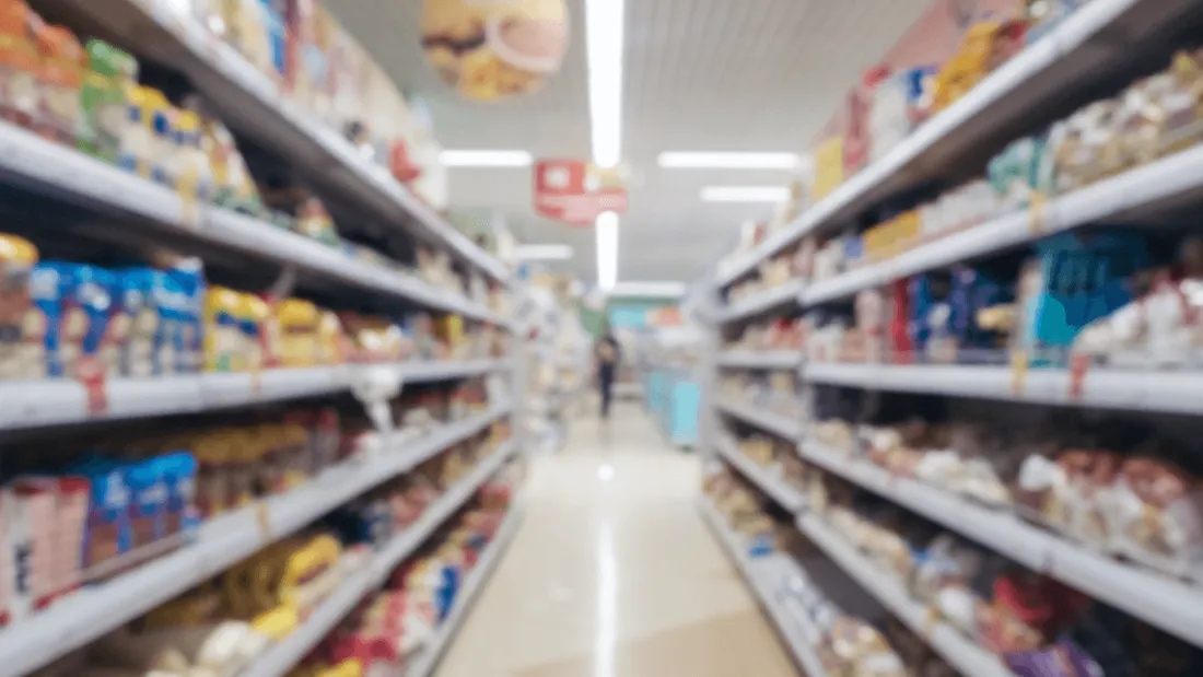 Un employé d'Auchan mis à pied car il chante trop fort