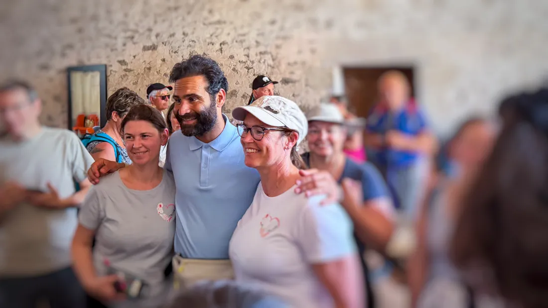 Ycare déjeune à la ferme de la Choletière en Vendée avec ses fans 