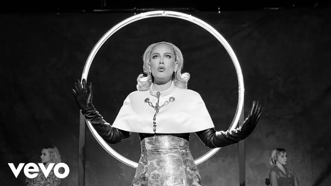 Adele dévoile le clip de "Oh my god"